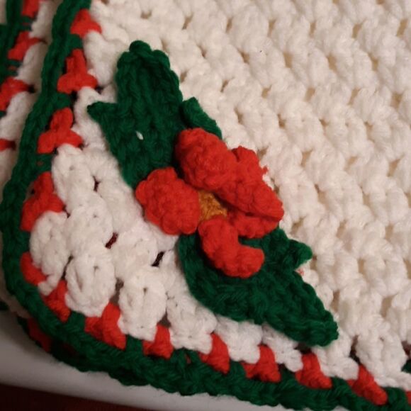 Set of Crocheted Placemats. - Picture 2 of 3